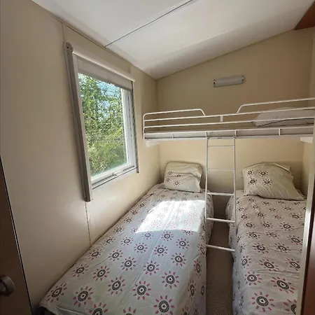 مكان تخييم La Tuque *