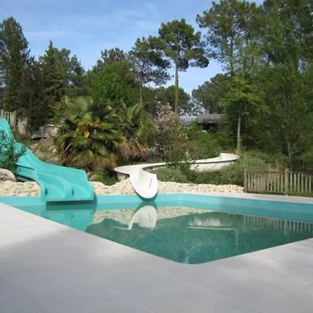 La Tuque مكان تخييم *